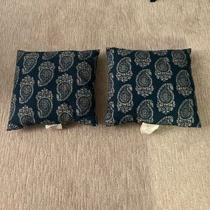 Set of 2 Paisley Blue Pillows 18”